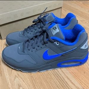NIKE AIR MAX NAVIGATE LEATHER - SIZE 11